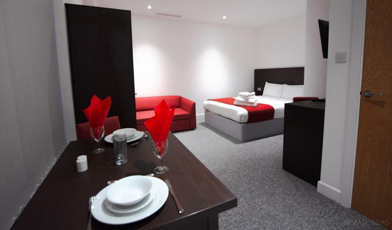 הית'רו Somerville Apartments London Heathrow מראה חיצוני תמונה