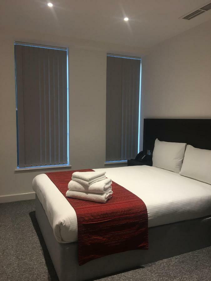 הית'רו Somerville Apartments London Heathrow מראה חיצוני תמונה